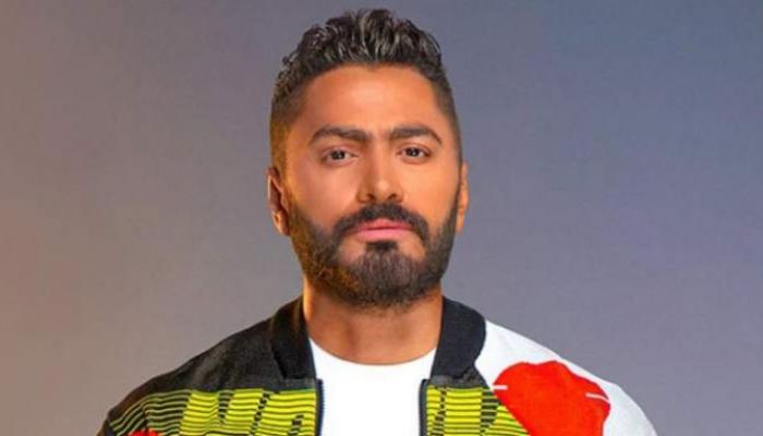 فيديو يحدث ضجة لتامر حسني مع معجبة كانت فاقدة للذاكرة وناسية أهلها إلا هو وأغانيه