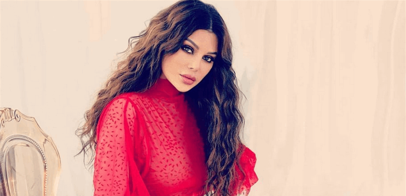 بالصور  ..  هيفا وهبي بإطلالة ساحرة في أحدث ظهور لها 