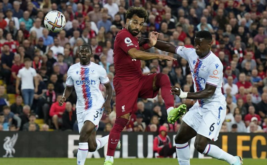 ليفربول يواصل التعثر بتعادله مع كريستال بالاس