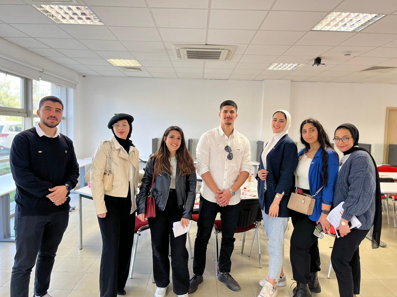 طلبة من "الشرق الأوسط" يشاركون المجلس الثقافي البريطاني تطوير أساليب التعلم