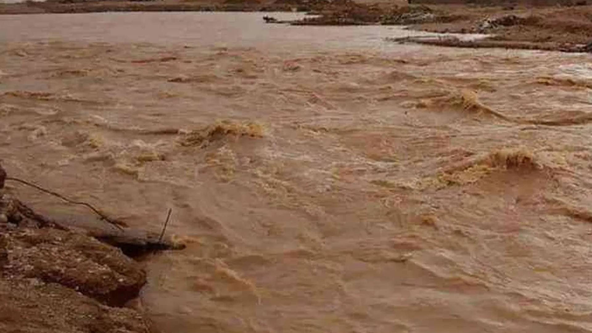  منخفض جوي مصحوب بحبهة هوائية ماطرة قوية يصل وسط المتوسط ويجلب الأمطار الغزيرة والفيضانات