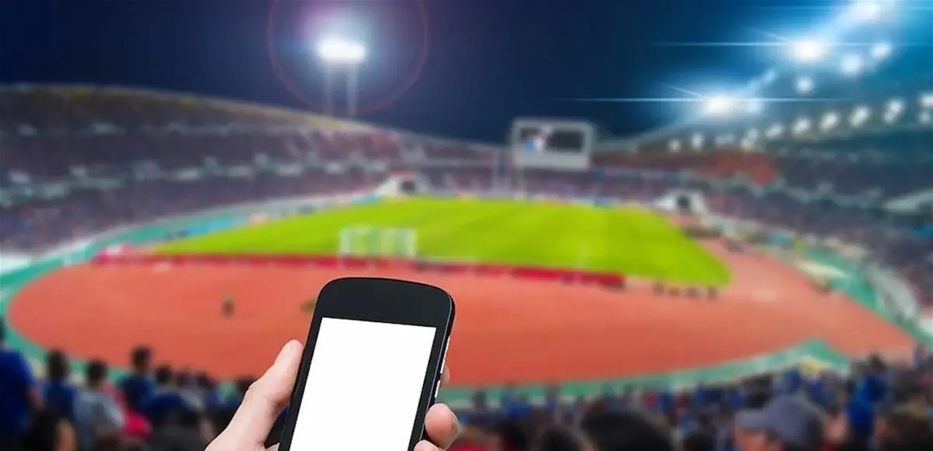 الملاعب الذكية: كيف يُغيّر الذكاء الاصطناعي تجربة المشجعين؟