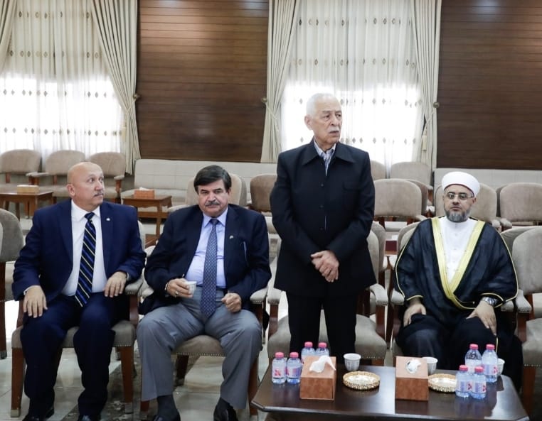 مندوبا عن الملك وولي العهد ..  العيسوي يعزي الخماش وجبران