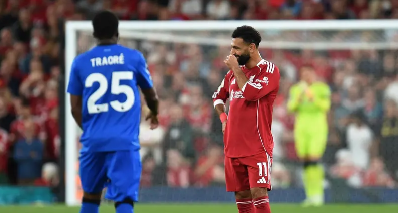 صلاح "يورط" ملاك ليفربول ..  وصحيفة تطالبه بـ"رد الجميل"