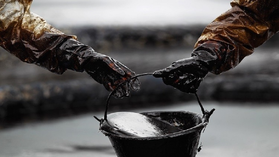 هبوط النفط 1% متأثرا باحتدام جائحة كورونا في الهند