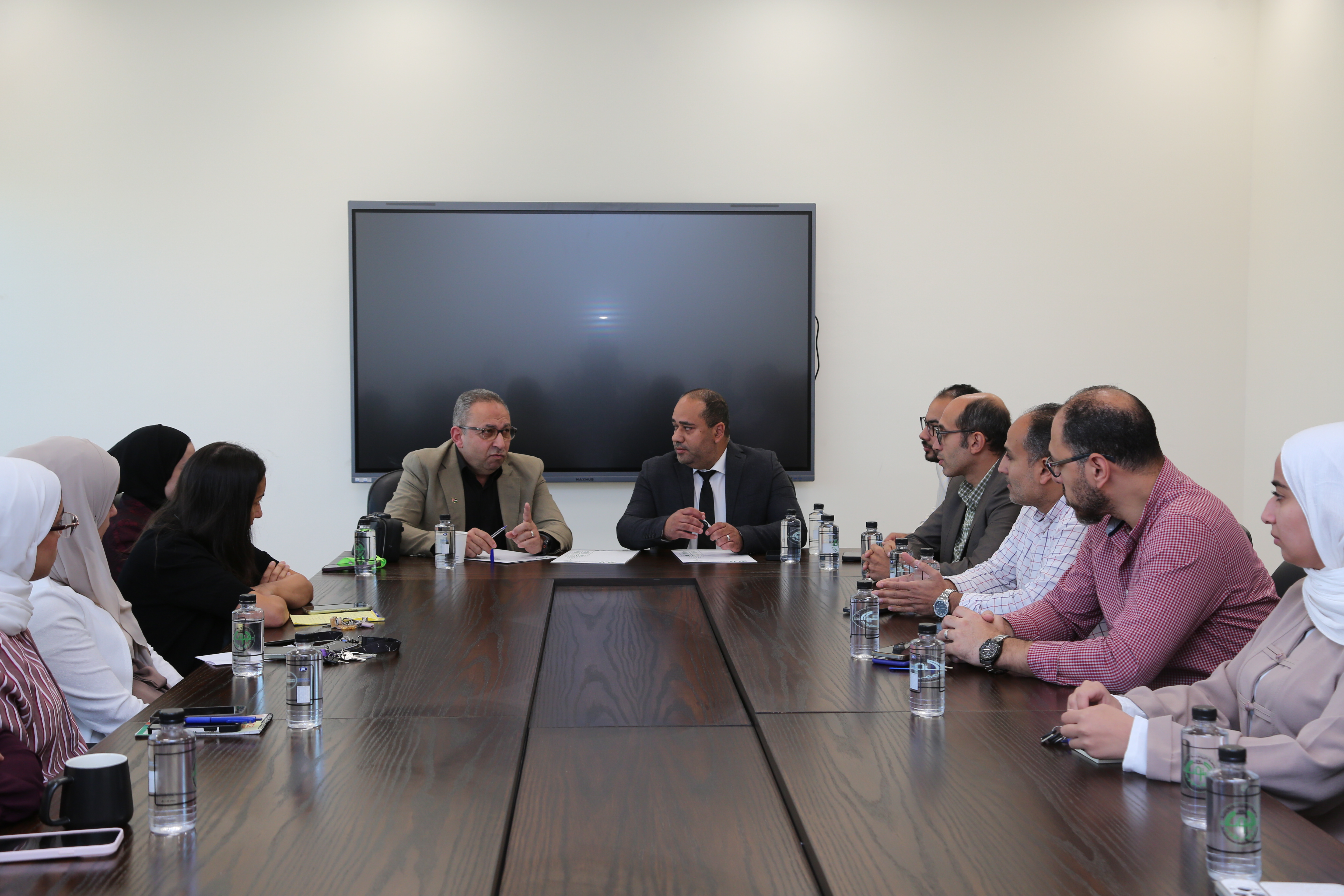 رئيس جمعية العلاج الطبيعي الأردنية يزور كلية العلوم الطبية التطبيقية في جامعة الزيتونة الأردنية لبحث آفاق التعاون المشترك
