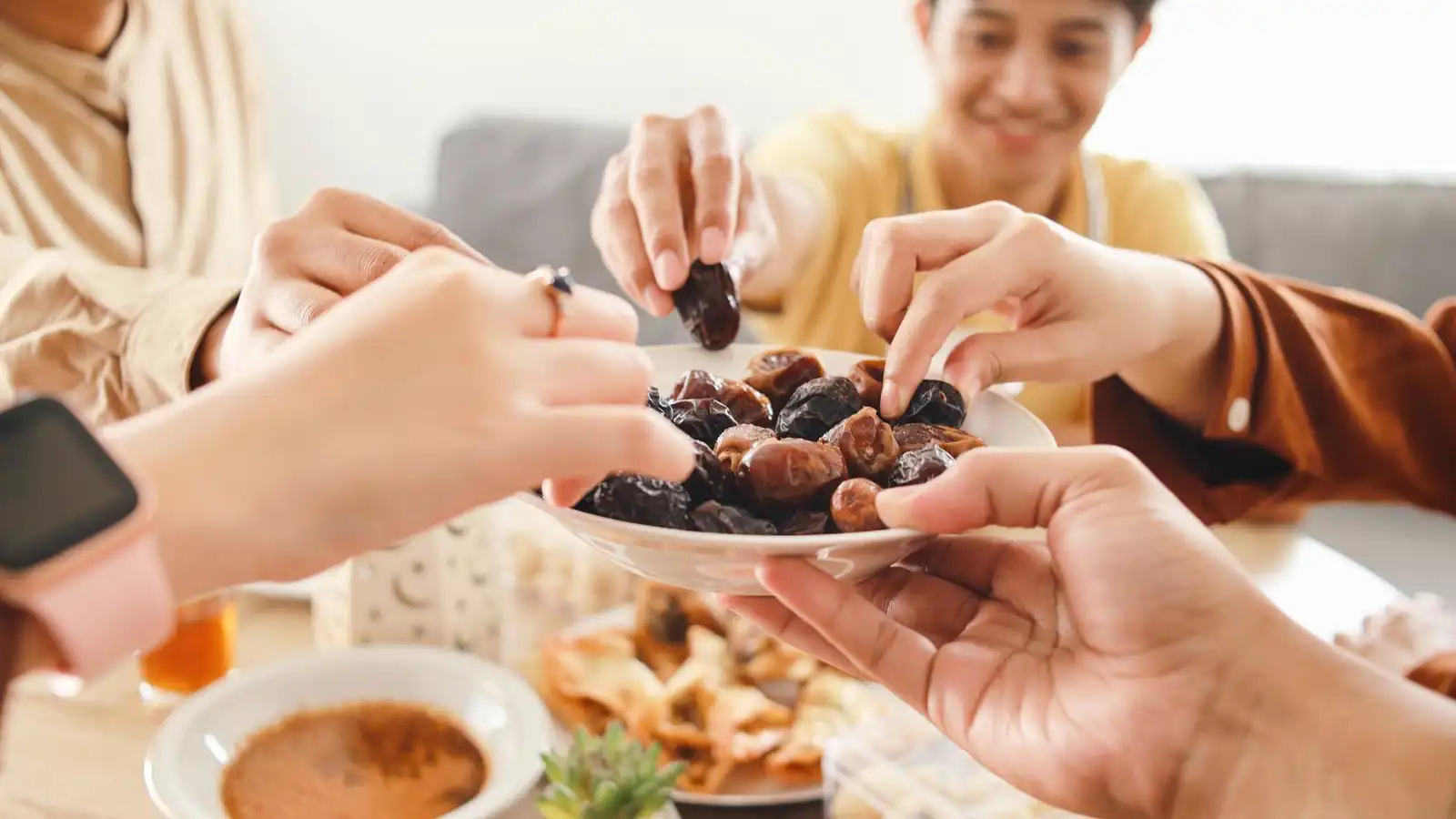 فوائد ملحوظة ..  تأثير الصيام على صحة القلب والجهاز الهضمي