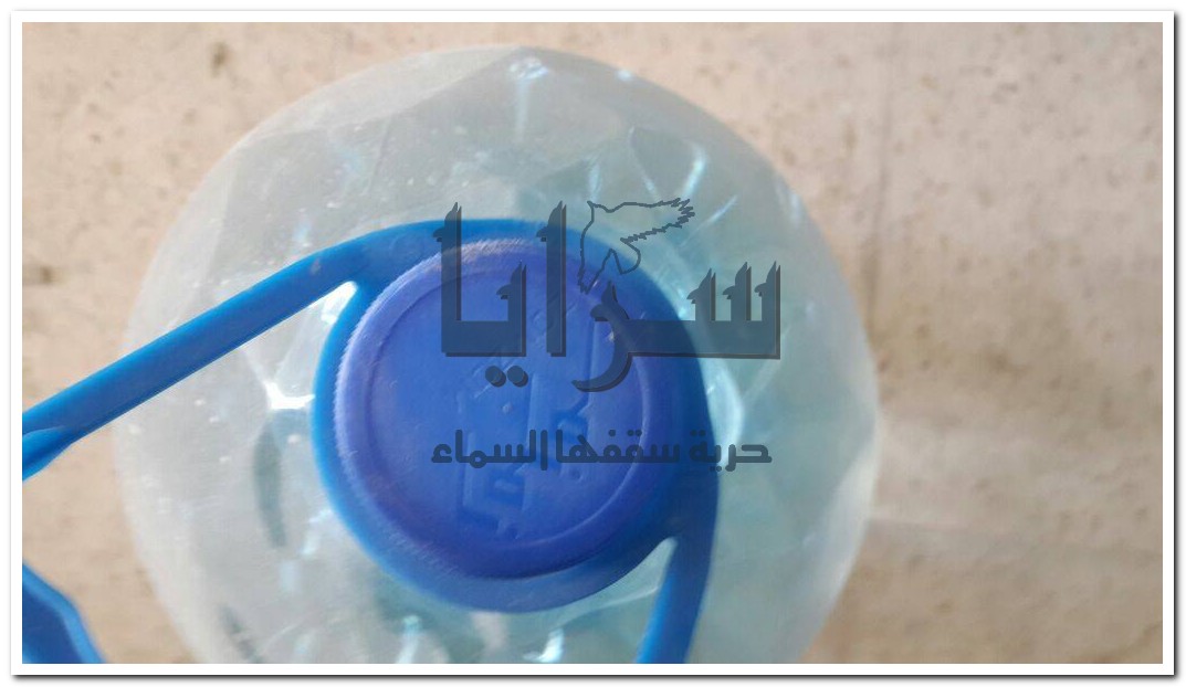 الزرقاء : ضبط 7 الاف قارورة مياه مزورة تحمل اسم مياه " زمزم " (صور)