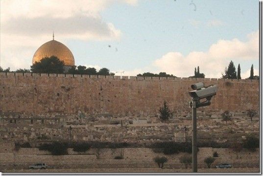 اسرائيل تتراجع عن فكرة تركيب كاميرات مراقبة حول الاقصى 