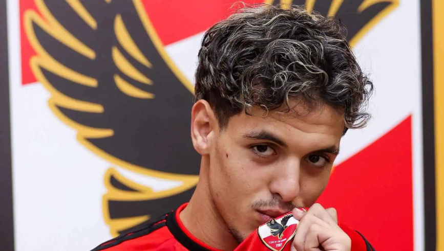 رقم كبير ..  بكم ضحّى محمود صلاح لتحقيق حلم اللعب للأهلي المصري؟
