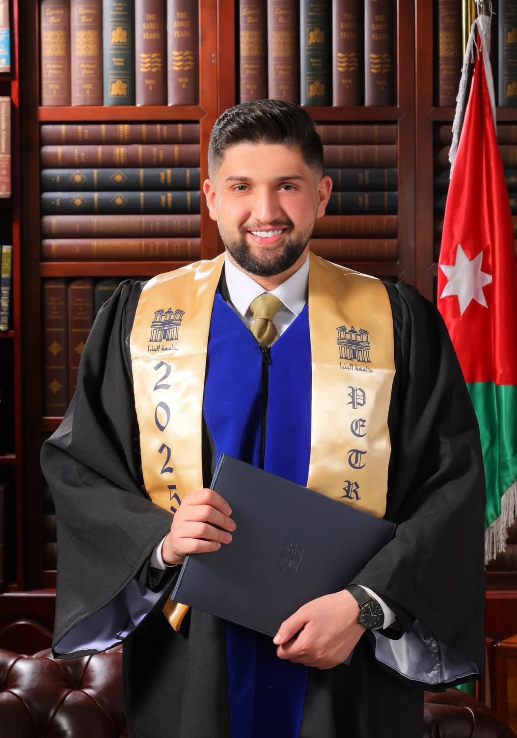 معاذ يهنئ ابن عمه زيد بمناسبة إنهاء متطلبات درجة البكالوريوس في هندسة البرمجيات