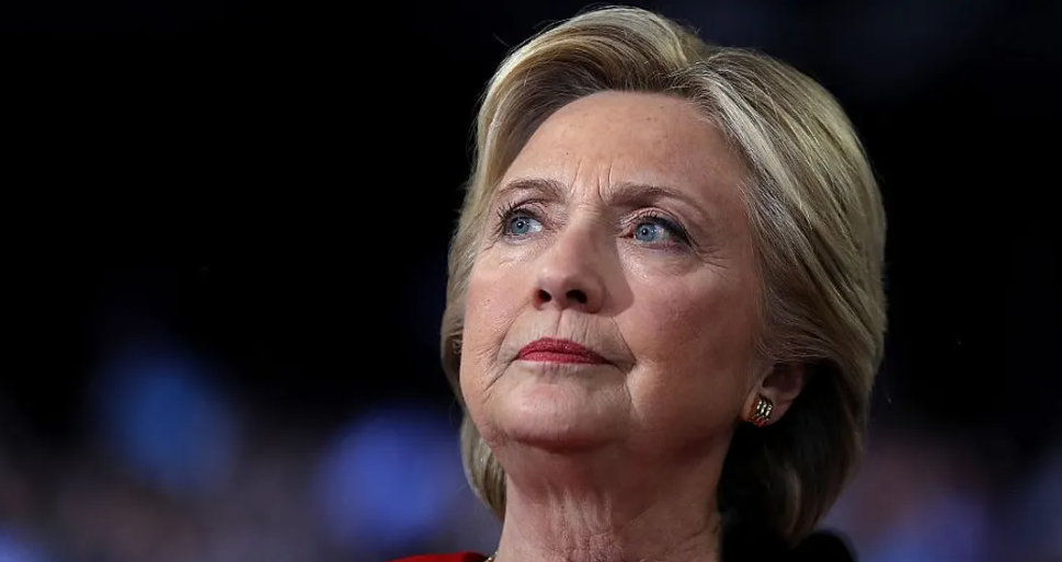 هيلاري كلينتون: وجود اسم شخص ما في "ملفات إبستين" لا يعني ارتكابه جريمة