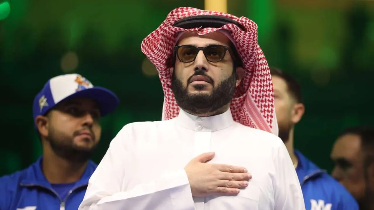 تركي آل الشيخ يتقدم بعرض لشراء نادٍ إنجليزي