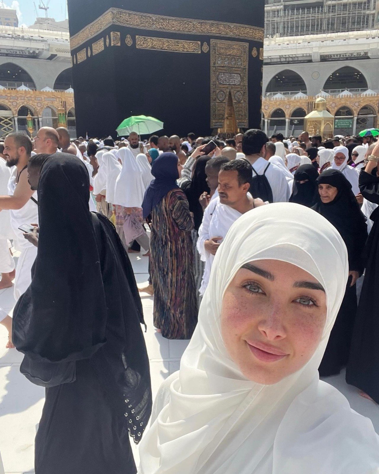 هنا الزاهد في أول ظهور لها بعد إعلان انفصالها وتعلق: "الحمد لله رب العالمين" 