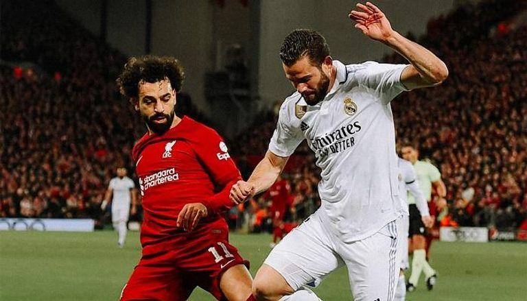 بسبب العداء التاريخي ..  محمد صلاح يثير رعب لاعب ريال مدريد