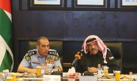 وزير الداخلية "حماد" و مدير الامن العام وقائد قوات الدرك يعقدون إجتماعاً أمنياً طارئاً  ..  تفاصيل 