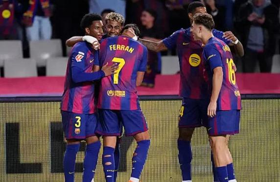 بين الأزمة والعودة ..  كيف يكافح برشلونة للتخلص من مأزقه الكبير؟