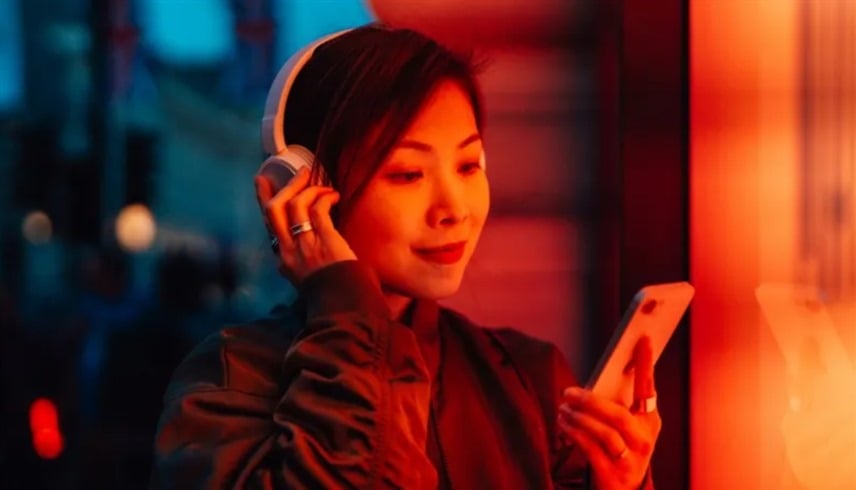 هل مُطربك الجديد إنسان أم روبوت؟  