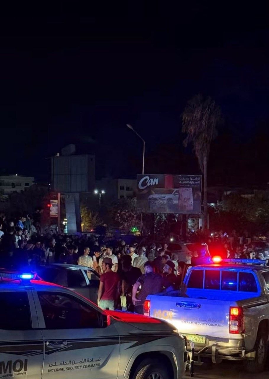 احتجاجات في مدينة إعزاز بسوريا رفضا لقرار رفع أسعار المحروقات ..  فيديو