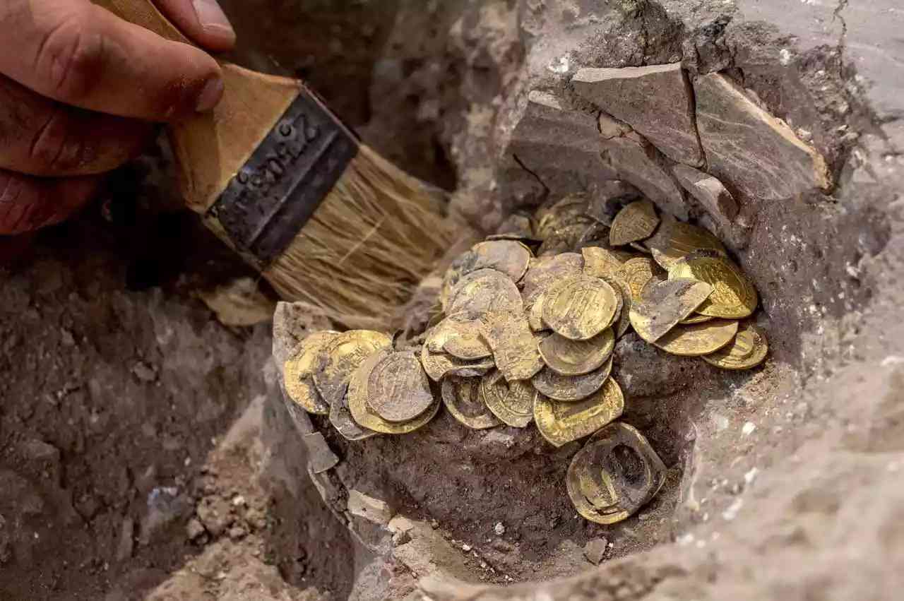 لماذا لا تفتح الحكومة باب التنقيب عن الدفائن والكنوز؟ ..   90% من الأردنيين يعتقدون أن أجدادهم أخفوا مدخراتهم