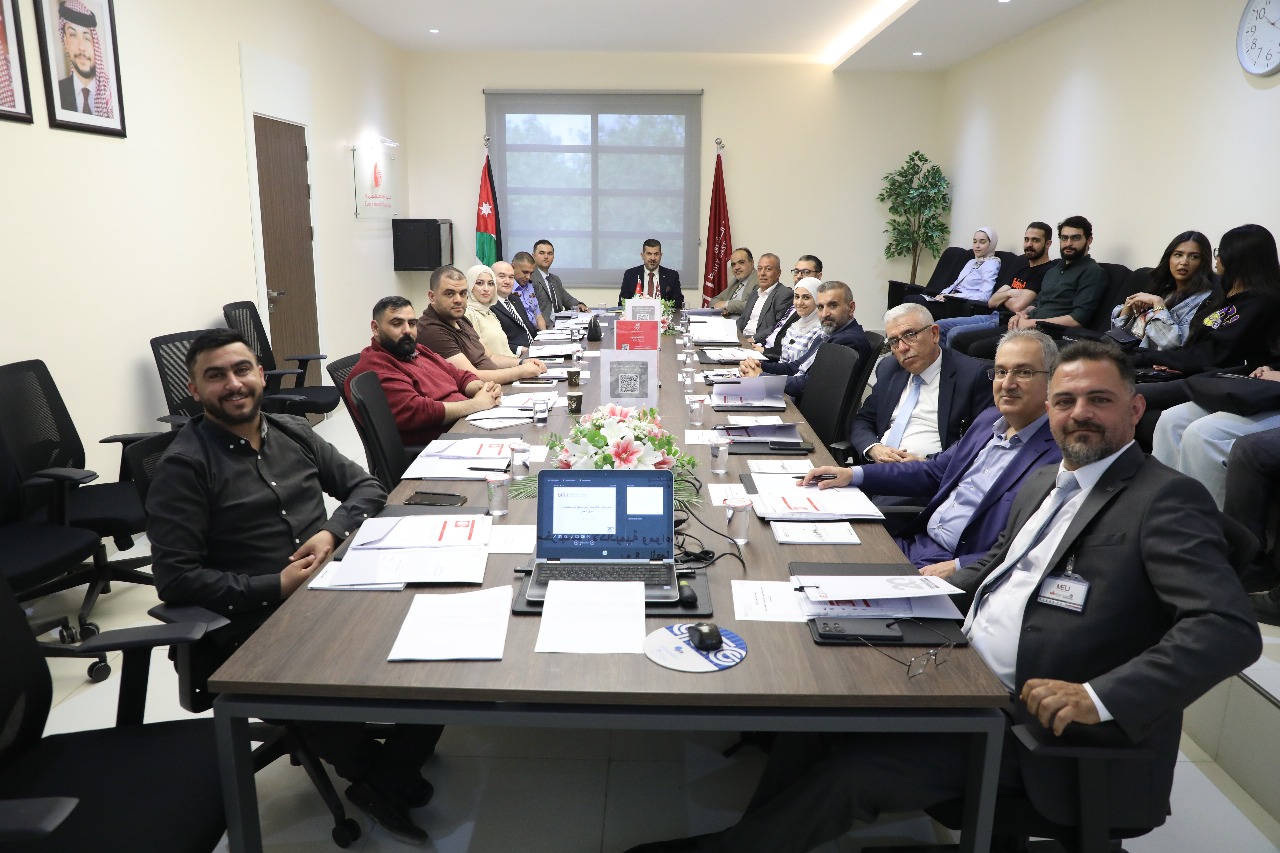 خبراء وأرباب عمل يضعون توصيات لتطوير مخرجات التعليم في "تكنولوجيا معلومات الشرق الأوسط"