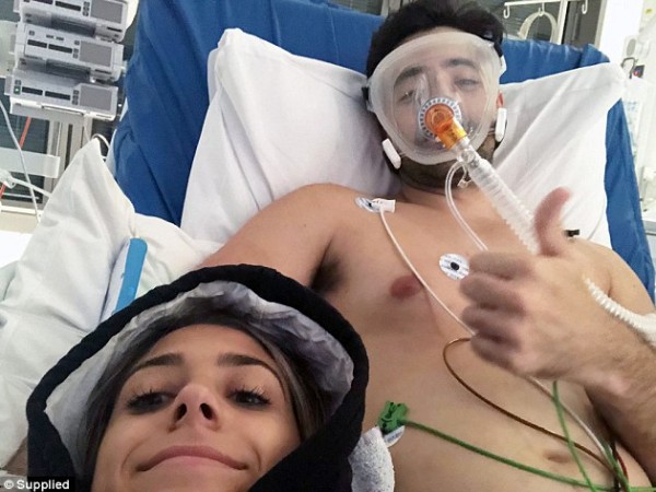 بالصور  ..  شاب يطلب يد حبيبته للزواج قبل وفاته بأيام  ..  "تفاصيل"