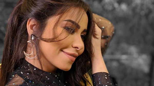 مفاجأة ..  تفاصيل فيلم "السندريلا" الجديد للفنانة شيرين عبد الوهاب