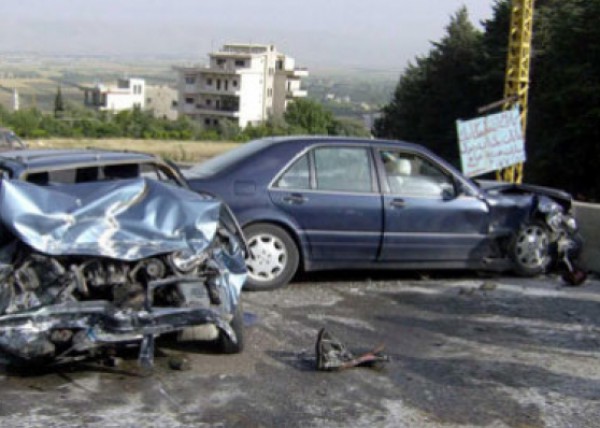 نابلس : إصابة 10 مواطنين بحادث سير 