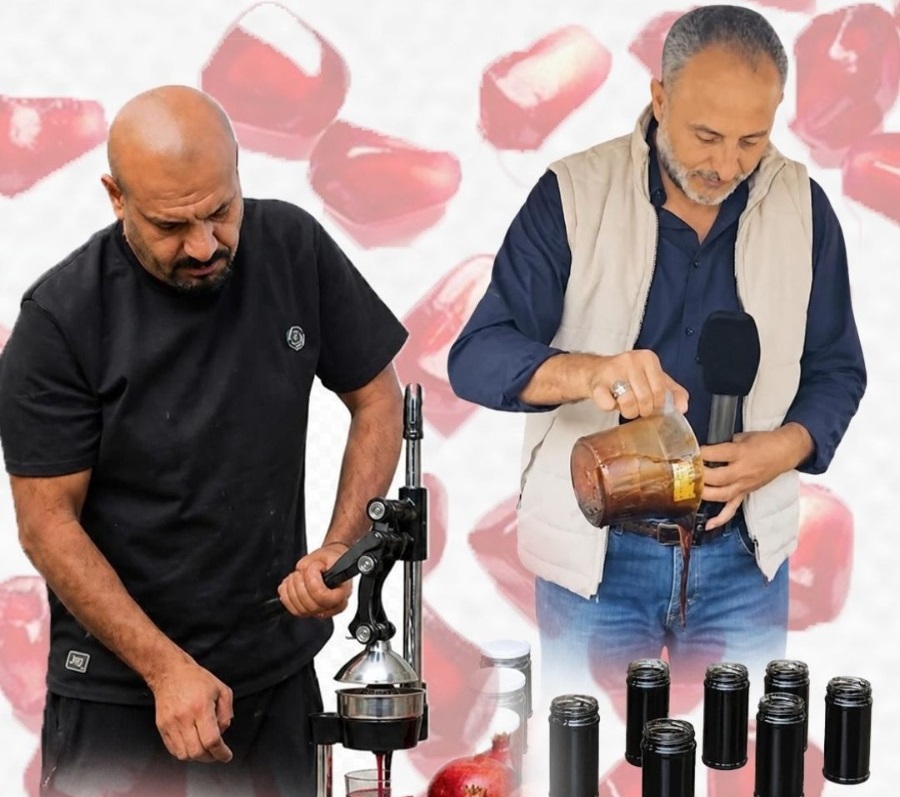 من وادي الريان ..  مزارع يكشف لسرايا أسرار صناعة دبس الرمان البلدي  ..  فيديو