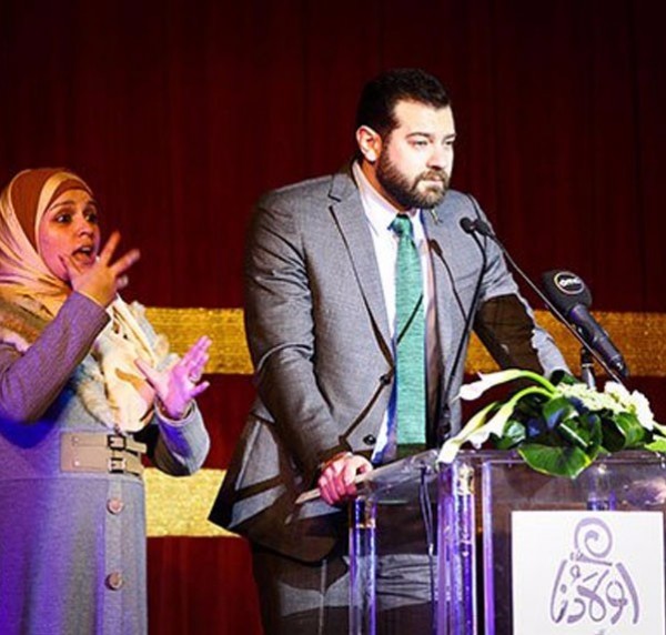 بالصور ..  أول لقاء بين عمرو يوسف وزوجته بخطيبته السابقة 