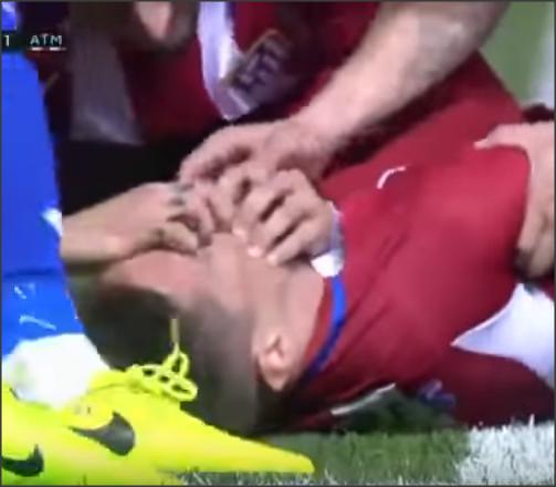 بالفيديو .. اصابة فرناندو توريس لاعب اتلتيكو مدريد الخطيرة جدا وبكاء الاعبين