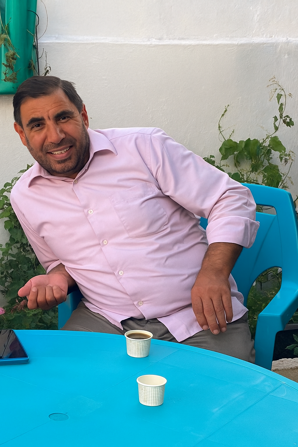 دفنا بقبر واحد  ..  ماركا تودع احد ابنائها ووالدته بنفس اليوم 
