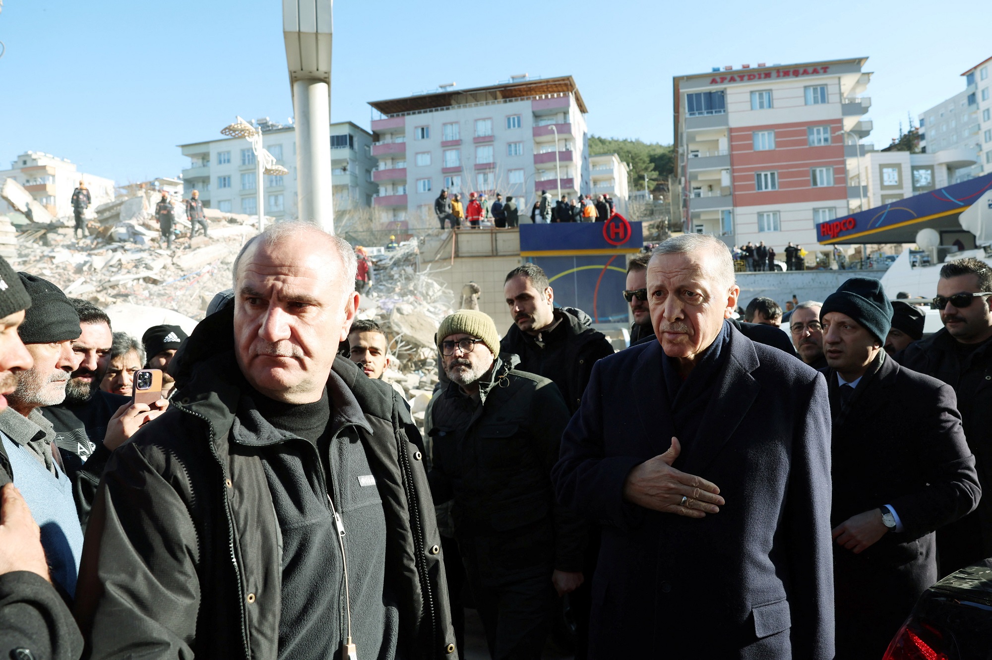 أردوغان: نواجه كارثة كبيرة للغاية ..  مئات الآلاف من المباني لم تعد صالحة للسكن