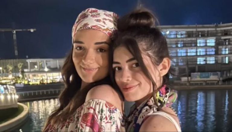 ليلى زاهر تهنئ شقيقتها ملك بخطوبتها: «قلبى طاير من الفرحة»