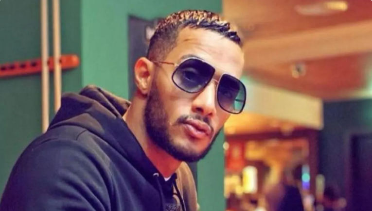 محمد رمضان بريء من «إهانة العلم» ..  ويروّج لـ«أنا رئيسها»