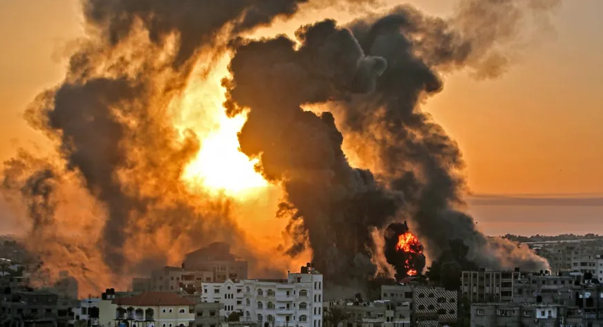 طائرات الاحتلال تقصف موقعين في قطاع غزة 