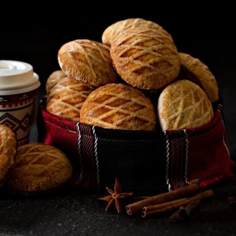 الكليجة ..  حلوى رمضان التي تجمع الطعم العربي بالتراث 