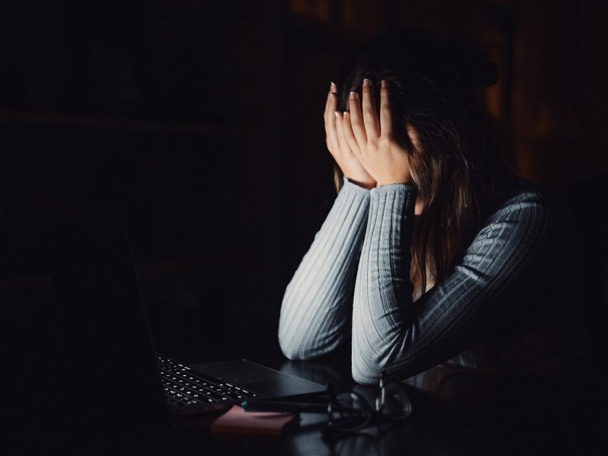  انا طلعلي ورثة تقريبٱ ٩٠ الف من اهلي وهلإ جوزي بحكيلي استثمر هذا المبلغ و بحكيلي احطهم  باسمه 