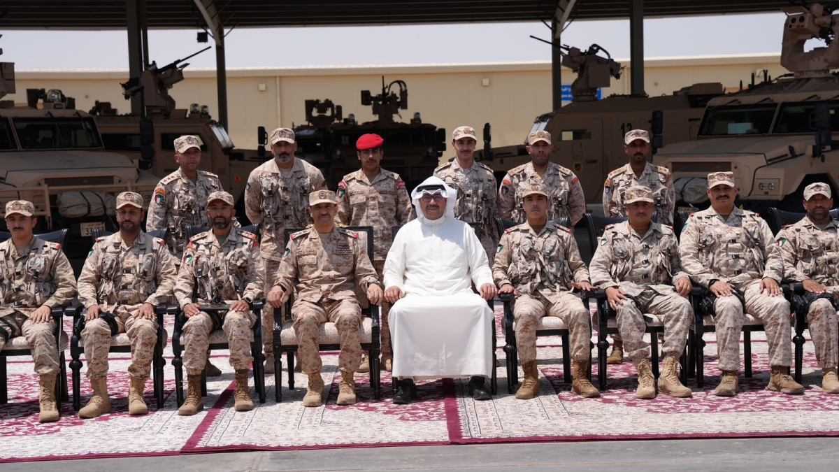 وزير الدفاع الكويتي يقوم بجولة تفقدية شملت عدداً من المواقع العسكرية    