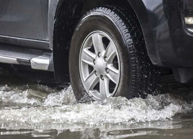الإطارات من أهم العناصر المؤثرة على سلامتك في الأمطار