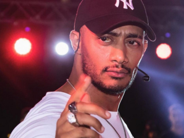 فنانة مصرية تهاجم محمد رمضان: "عيب تقول على نفسك إنك نمبر وان"