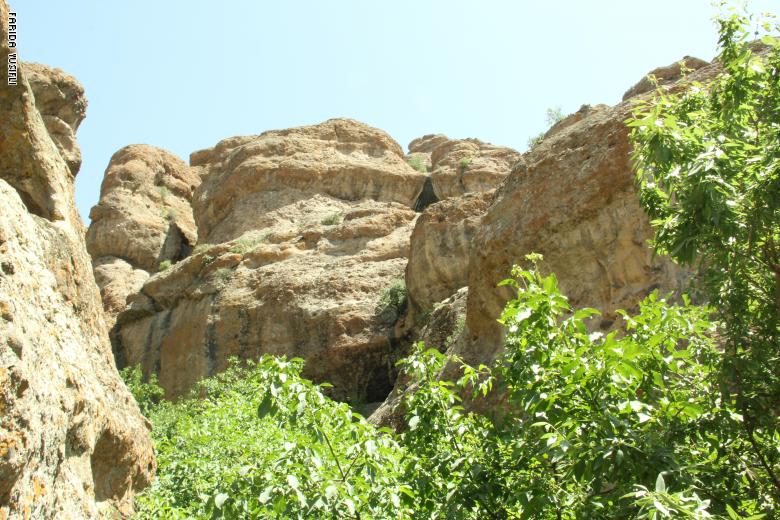 بالصور  ..  قصص مثيرة  عن موقع "أصحاب الكهف" بأذربيجان