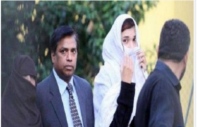فتاه باكستانية ممنوعة من الذهاب الى المدرسة او الخروج في ايطاليا بسبب جمالها