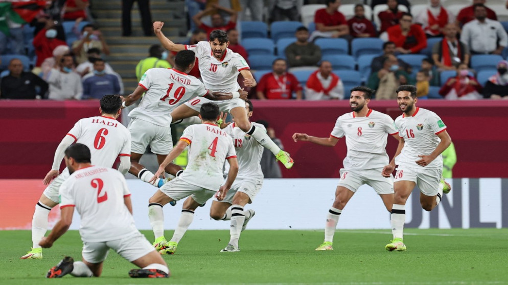 الأهلي القطري يجدد عقد اللاعب الأردني يزن النعيمات