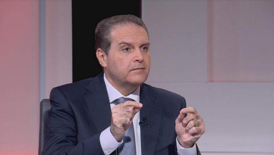 بالاسماء  ..  وزير الصحة ينهي تكليف عدد من المديرين ويعين آخرين 