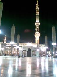 شاب يحاول الانتحار من أعلى سور بالحرم النبوي