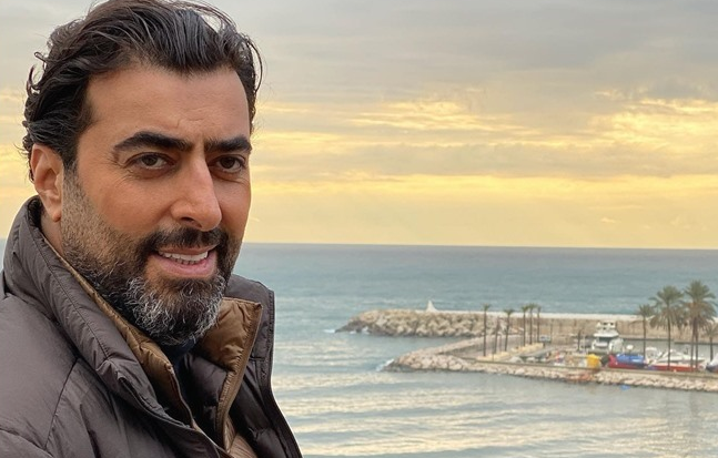 باسم ياخور عمل بغسيل السيارات في صغره وشارك بــ 100 عمل فني وتزوج من رنا الحريري  ..  إليكم هذه المعلومات
