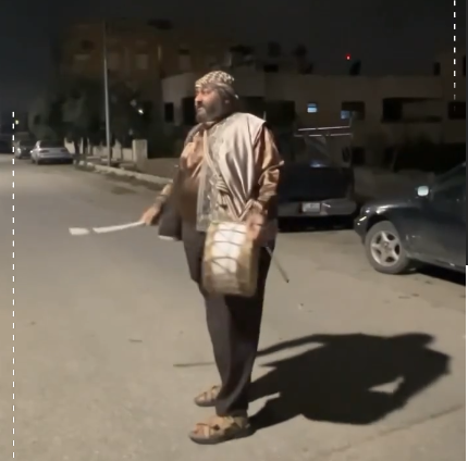 بالفيديو  ..  مسحراتي في اربد يحظى بمتابعة الأردنيين  