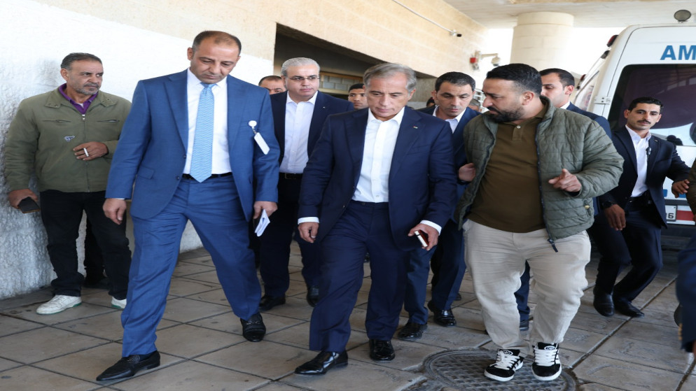 رئيس الوزراء يوجّه بتسريع أعمال الصيانة لمستشفى الزرقاء الحكومي