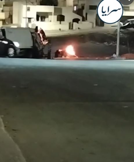 شاهد بالفيديو ..  مواطن يرصد حرق نفايات داخل ضاغطة في الزرقاء